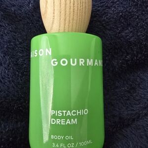 Maison Gourmande Pistachio Dream Body Oil - Green